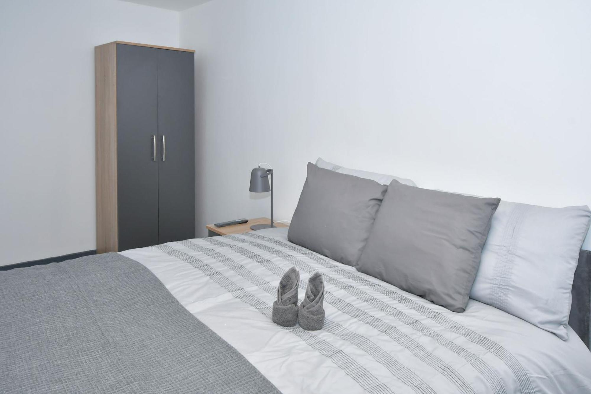 Townhouse @ 24 Brunswick Place Stoke Etruria Номер фото